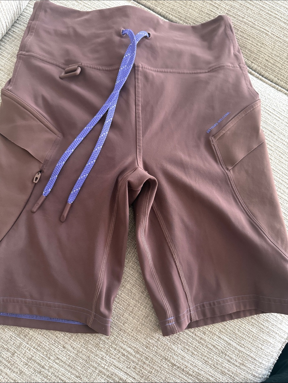 Lululemon cargo super high rise hiking  Shorts 8” size 6 in dark oxide
